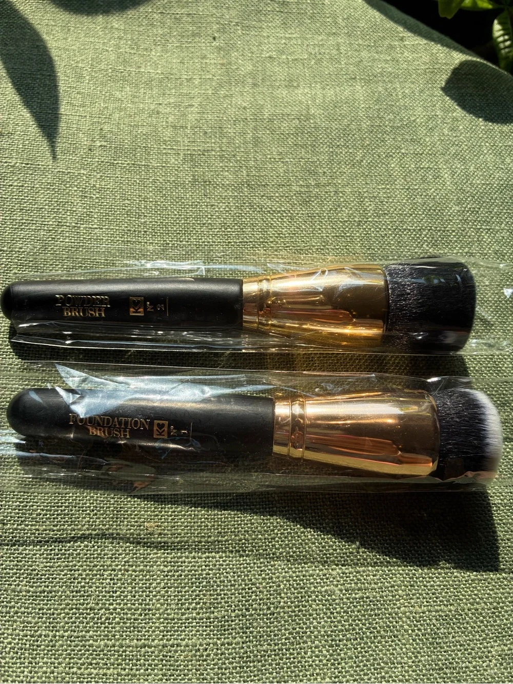 Belle Beauty by Kim Gravel 2-Piece Makeup Brush Set – New